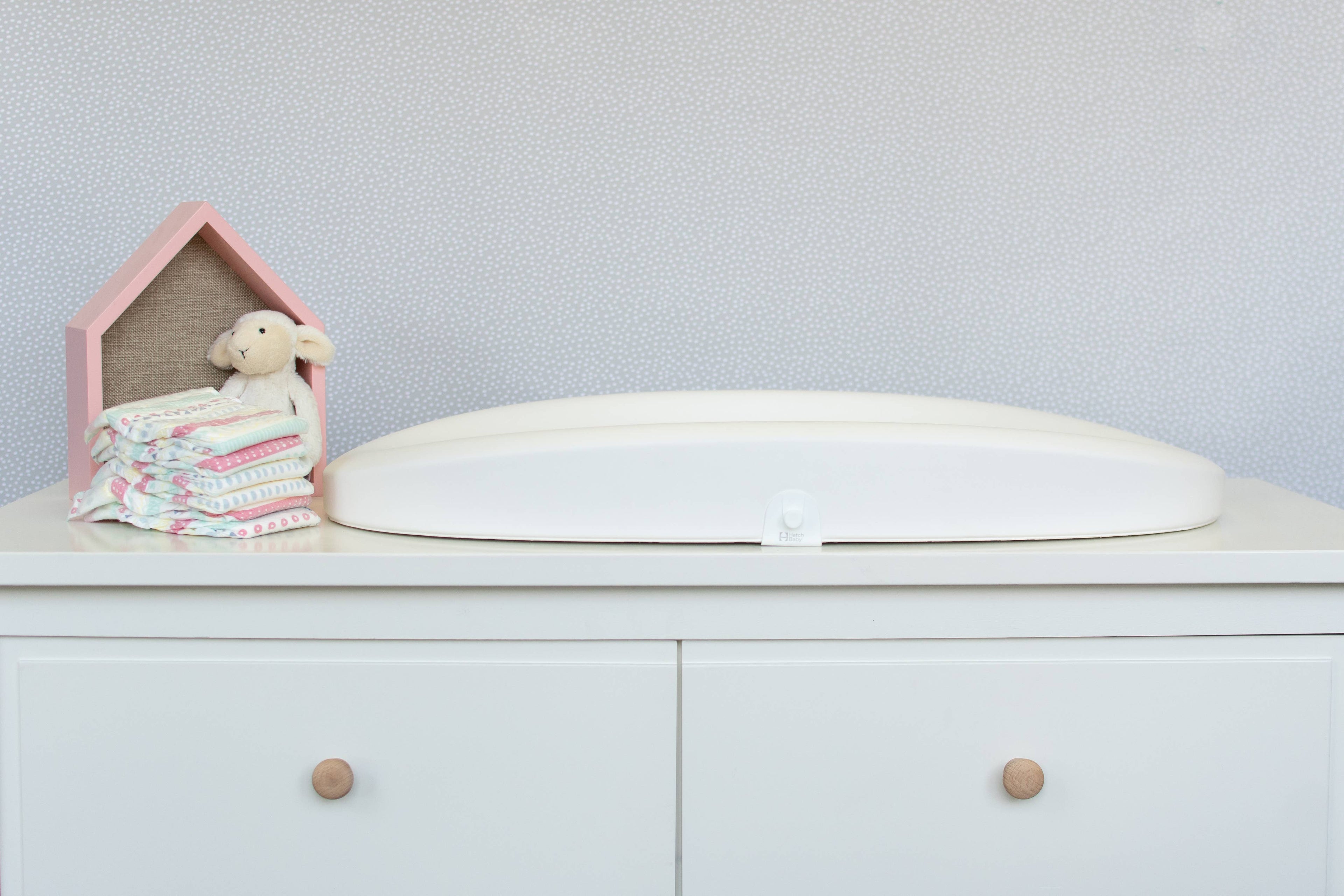 Hatch Grow Smart Changing Pad & Scale