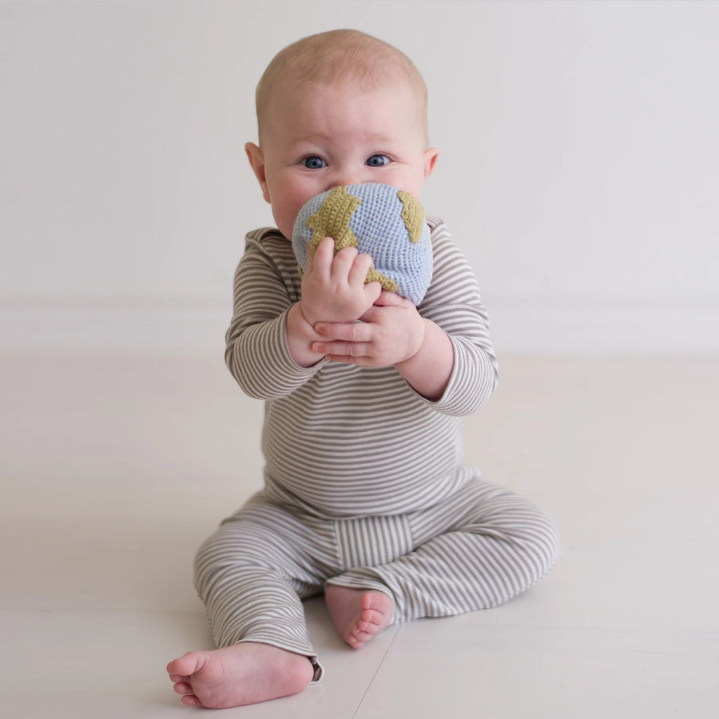 8" Globe Rattle