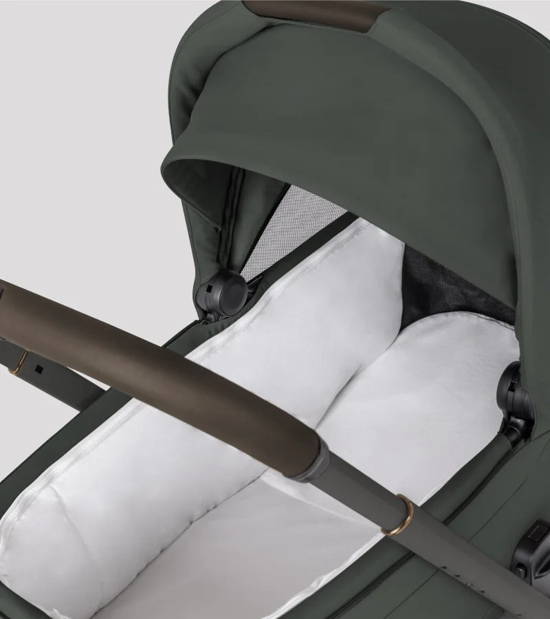 Silver Cross Breez Compact Bassinet - Local Pickup