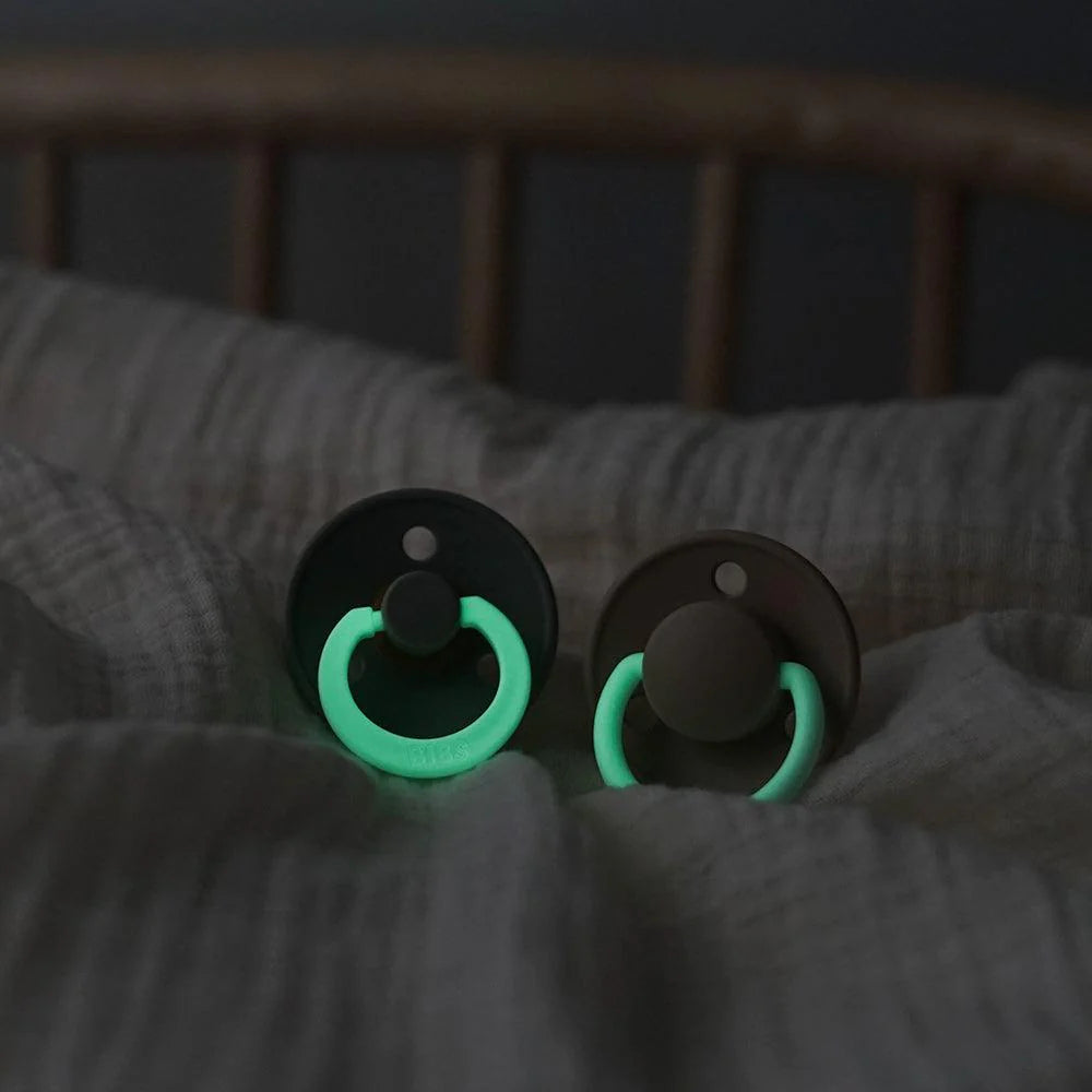 De Lux 2 Pack Glow Pacifiers- Silicone