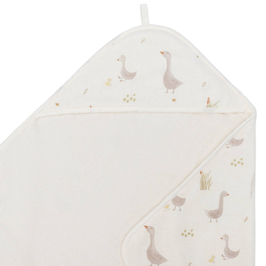 Charlie Farmhouse Goose Hooded Towel/Wash Cloth Set